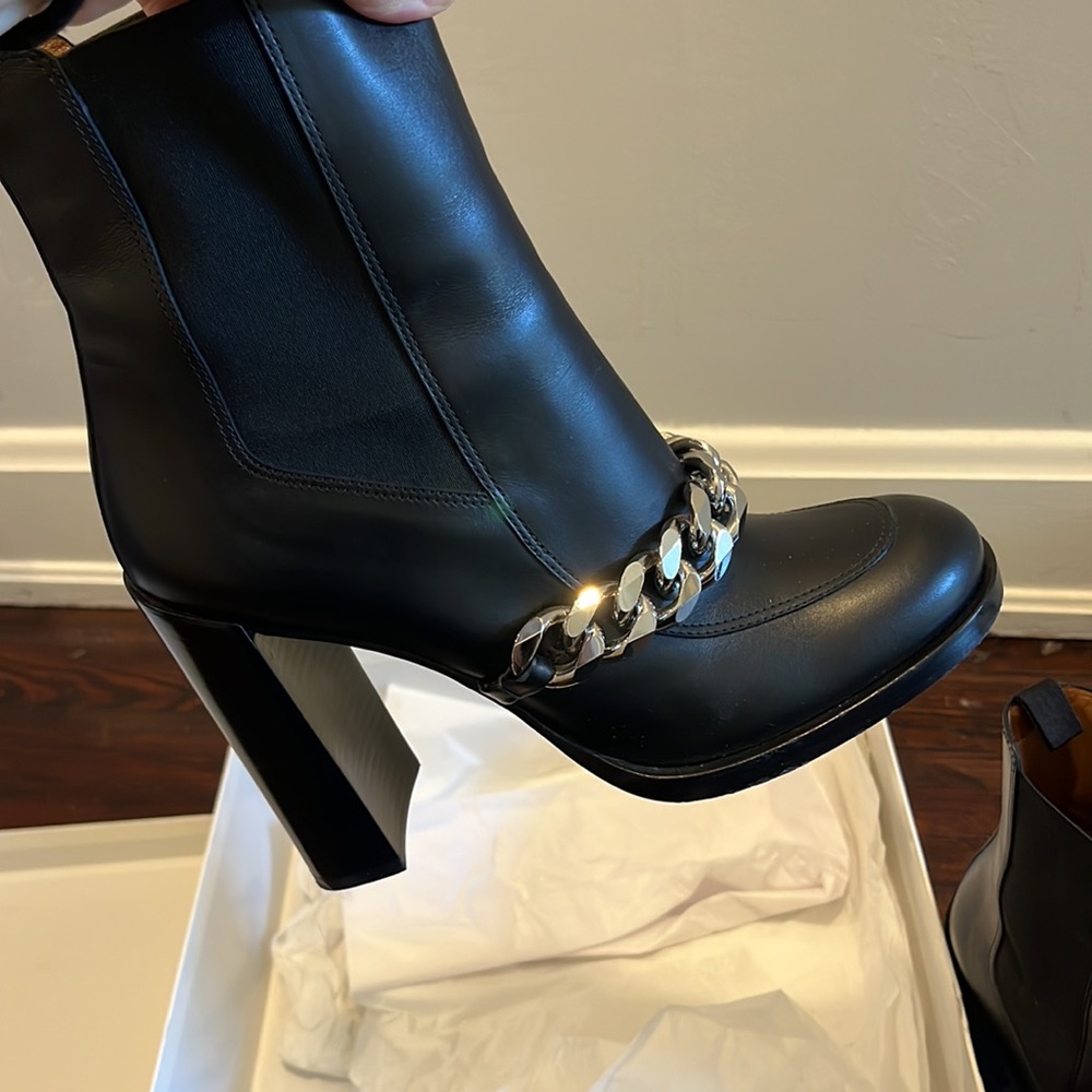 Givenchy Chain Chelsea Boot size 40 - Picture 3 of 3